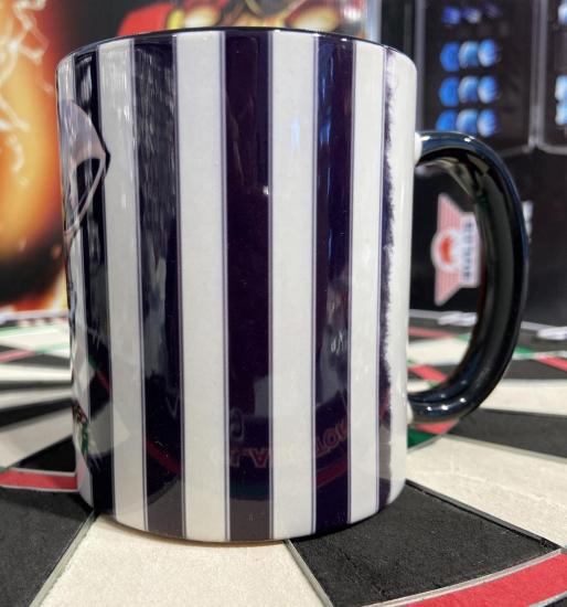 Alien Fliegend auf edle Keramik Tasse